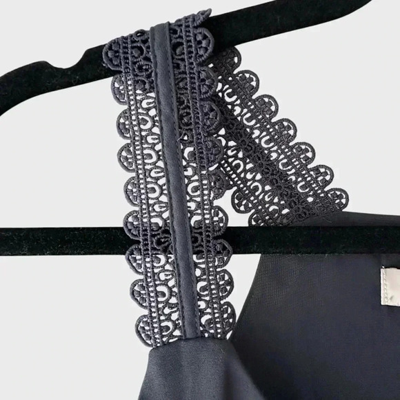 LOFT NWOT FLOWING LACE STRAP V-NECK GRAY TOP FULLY LINED | PETITE SMALL - Picture 3 of 9